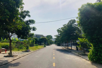 Tôi Bán Lô Đất đường  Lư Giang đường 7M5 Lề 4M, Gần Tòa Nhà Hành Chính Và Sân Vận Động