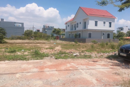 CÓ BÁN LÔ BIỆT THỰ B2.4 LÔ 17 ĐƯỜNG BÙI THIỆN NGỘ THUỘC KHU SINH THÁI HÒA XUÂN LH 0906424427 XEM ĐẤT . LÀM VIỆC CHÍNH CHỦ