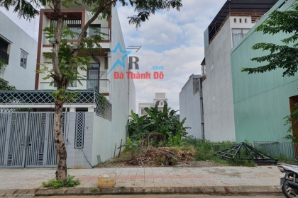 Cần bán gấp lô đất cực đẹp đường Huỳnh Ngọc Đủ, gần cầu Nguyễn Tri Phương.