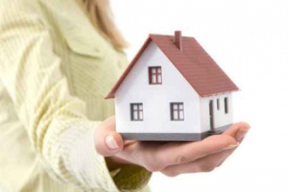 Vợ có được một mình đứng tên mua nhà làm tài sản riêng không?