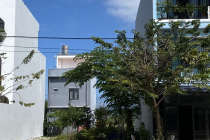 BÁN ĐẤT DIÊN HỒNG ( CHÍNH CHỦ CẦN NHẬN CỌC) HƯỚNG TÂY NAM GẦN NGÃ TƯ MAI CHÍ THỌ - HÒA XUÂN