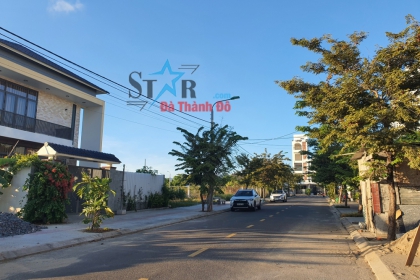 Biệt thự Bùi Thiện Ngộ Kẹp vẹt cây xanh, sử dụng như lô 2 mặt tiền