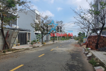 Bán đất đường Thanh Lương 15, hướng đông nam, xung quanh nhà cửa đẹp