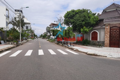 Bán đất đường Huỳnh Văn Gấm, đường thông, diện tích lớn, giá rẻ nhất thị trường