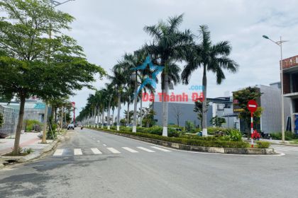 BÁN LÔ ĐẤT HÀNG DỪA 125 M2 - VỊ TRÍ SIÊU ĐẸP- ĐƯỜNG 2 LÀN KHU HÒA XUÂN