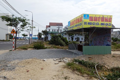 Đà Nẵng: Tháo dỡ kiot giao dịch bất động sản tự phát trên toàn TP