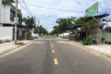 CHÍNH CHỦ CẦN BÁN NHANH LÔ ĐẤT ĐƯỜN LÊ ẤM ĐẦU ĐƯỜNG SIÊU ĐẸP KHU HÒA XUÂN LH CHUNG 0934810516 XEM ĐẤT