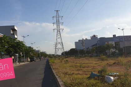Bán đất đường 29 Tháng 3 , trục đường giao thông chính của khu vực hoà xuân , kinh doanh buôn bán thuận lợi  
