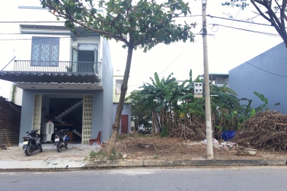 CẦN BÁN NHANH LÔ ĐẤT ĐƯỜNG TRẦN VĂN TRÀ 80 M2 , HƯỚNG TÂY SIÊU RẺ LH CHUNG 0934.810.516