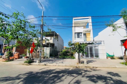 Cần bán lô đất đường Trần Kim Xuyến Khu Đô Thị Sinh Thái Hoà Xuân
