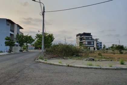 BÁN LÔ GÓC 2MT B2.146 - KHU NAM HÒA XUÂN - DIỆN TÍCH 160 M2 - HÒA XUÂN LH CHUNG 0934.810.516 