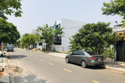 Bán đất đường Thái Văn Lung b1.131 hướng đông bắc, sát cầu hòa xuân