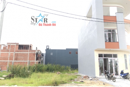 BÁN LÔ LÊ SỸ CỰC ĐẸP  GIÁ TỐT TRỤC TRƯỜNG THÔNG