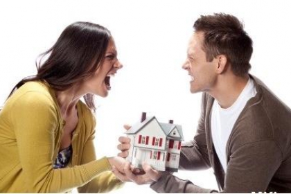 Ly hôn, vợ đòi chia nhà do chồng mua trước khi cưới