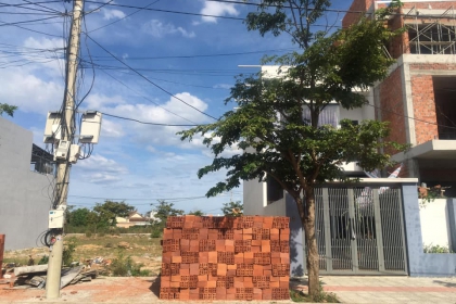 THIỆN CHÍ BÁN LÔ NAM HÒA XUÂN LÀM NHÀ VỊ TRÍ GẦN CẦU TRUNG LƯƠNG HƯỚNG TÂY BẮC THIỆN CHÍ BÁN LÔ NAM HÒA XUÂN LÀM NHÀ VỊ TRÍ GẦN CẦU TRUNG LƯƠNG HƯỚNG TÂY BẮC