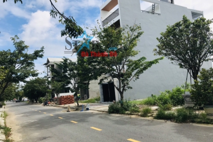 Chính chủ cần bán lô đất đường (THÁI VĂN LUNG) Kẹp nhà văn hóa Chính chủ cần bán lô đất đường (THÁI VĂN LUNG) Kẹp nhà văn hóa