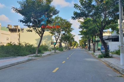 CHÍNH CHỦ GỞI BÁN LÔ ĐẤT ĐƯỜNG VŨ ĐÌNH LIÊN - TÂY BẮC - 100 M2 - HÒA XUÂN. CHÍNH CHỦ GỞI BÁN LÔ ĐẤT ĐƯỜNG VŨ ĐÌNH LIÊN - TÂY BẮC - 100 M2 - HÒA XUÂN.