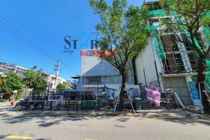 Cần bán đất mặt tiền đường Hàng Dừa, khu đô thị sinh thái Hòa Xuân, Đà Nẵng. Cần bán đất mặt tiền đường Hàng Dừa, khu đô thị sinh thái Hòa Xuân, Đà Nẵng.