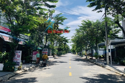 Bán lô đất siêu đẹp đường Huỳnh Ngọc Đủ-khu đô thị sinh thái Hòa Xuân. Bán lô đất siêu đẹp đường Huỳnh Ngọc Đủ-khu đô thị sinh thái Hòa Xuân.