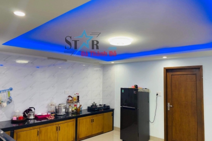 Nhà Siêu Phẩm đầu tư sập hầm đường Bích Khê hướng đông nam đối diện công viên. Nhà Siêu Phẩm đầu tư sập hầm đường Bích Khê hướng đông nam đối diện công viên.