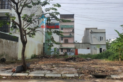 BÁN LÔ ĐẤT ĐƯỜNG BÙI CÔNG TRỪNG - ĐÔNG BẮC - HÒA XUÂN - CẨM LỆ  BÁN LÔ ĐẤT ĐƯỜNG BÙI CÔNG TRỪNG - ĐÔNG BẮC - HÒA XUÂN - CẨM LỆ