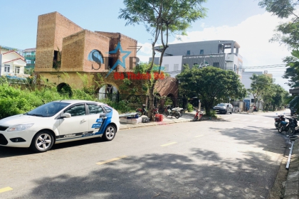 Bán lô đất đẹp đường Đinh Văn Chấp - Đảo 2 - khu đô thị sinh thái Hòa Xuân. Bán lô đất đẹp đường Đinh Văn Chấp - Đảo 2 - khu đô thị sinh thái Hòa Xuân.