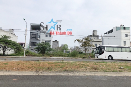 Bán 1 cặp đất đường Diên Hồng - khu đô thị sinh thái Hòa Xuân. Bán 1 cặp đất đường Diên Hồng - khu đô thị sinh thái Hòa Xuân.