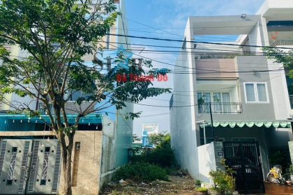 Bán lô đất đường 10m5 Mẹ Thứ diện tích 120m2 - Gần sân vận động Hòa Xuân - Cẩm Lệ Bán lô đất đường 10m5 Mẹ Thứ diện tích 120m2 - Gần sân vận động Hòa Xuân - Cẩm Lệ