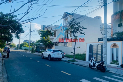 Bán đất 2mt đường MAI CHÍ THỌ và HUỲNH VĂN GẤM,đối diện công viên, vị trí siêu đẹp Bán đất 2mt đường MAI CHÍ THỌ và HUỲNH VĂN GẤM,đối diện công viên, vị trí siêu đẹp