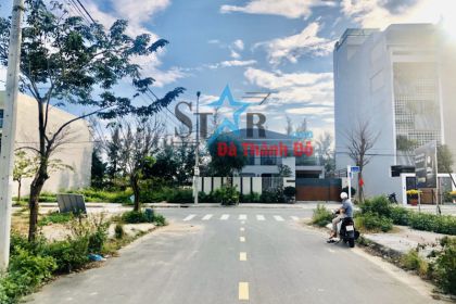 TÔI CẦN BÁN 2 LÔ LIỀN KỀ TRUNG LƯƠNG 17 THUỘC ĐẢO VIP HÒA XUÂN ĐỐI DIỆN BIỆT THỰ VIEW KÊNH TÔI CẦN BÁN 2 LÔ LIỀN KỀ TRUNG LƯƠNG 17 THUỘC ĐẢO VIP HÒA XUÂN ĐỐI DIỆN BIỆT THỰ VIEW KÊNH