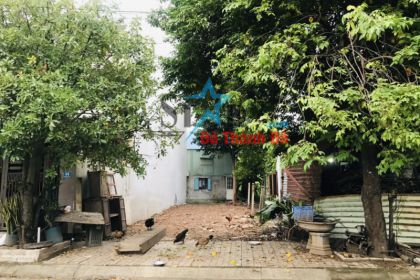 BÁN LÔ ĐẤT ĐƯỜNG CỒN DẦU 10 - KẸP CỐNG - GẦN SÂN VẬN ĐỘNG HÒA XUÂN BÁN LÔ ĐẤT ĐƯỜNG CỒN DẦU 10 - KẸP CỐNG - GẦN SÂN VẬN ĐỘNG HÒA XUÂN