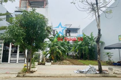 Bán lô đất đường Nguyễn Sắc Kim sát đường 21m vào Sân Vận Động Hòa Xuân Bán lô đất đường Nguyễn Sắc Kim sát đường 21m vào Sân Vận Động Hòa Xuân