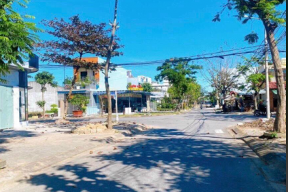 Bán đất đường Hoàng Đạo Thành sát góc Trần Văn Trà Khu C Hòa Xuân - Cẩm Lệ - Đà Nẵng Bán đất đường Hoàng Đạo Thành sát góc Trần Văn Trà Khu C Hòa Xuân - Cẩm Lệ - Đà Nẵng
