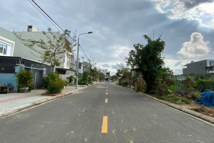 Cần chuyển nhượng lô đất biệt thự đường Đinh Gia Trinh Hoà Xuân Cẩm Lệ, Đà Nẵng - Lô đất Nằm ở vị trí VIP, thuận tiện đủ mọi mặt phương diện, vừa xây dựng cơ sở sản xuất kinh doanh, vừa Cần chuyển nhượng lô đất biệt thự đường Đinh Gia Trinh Hoà Xuân Cẩm Lệ, Đà Nẵng - Lô đất Nằm ở vị trí VIP, thuận tiện đủ mọi mặt phương diện, vừa xây dựng cơ sở sản xuất kinh doanh, vừa