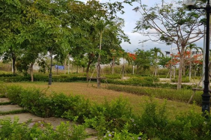 BÁN HỒ TRUNG LƯỢNG DT 112M2 TÂY NAM ĐẢO 2 HÒA XUÂN SẠCH ĐẸP BÁN HỒ TRUNG LƯỢNG DT 112M2 TÂY NAM ĐẢO 2 HÒA XUÂN SẠCH ĐẸP