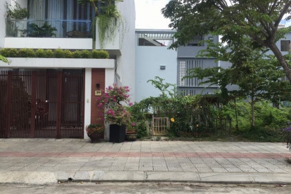 BÁN THANH LƯƠNG 24 - ĐÔNG NAM - SẠCH ĐẸP THUỘC PHƯỜNG HÒA XUÂN LH 0934810516 XEM ĐẤT . BÁN THANH LƯƠNG 24 - ĐÔNG NAM - SẠCH ĐẸP THUỘC PHƯỜNG HÒA XUÂN LH 0934810516 XEM ĐẤT .