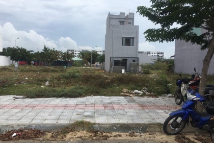 CHÍNH CHỦ BÁN NHANH LÔ ĐẤT NGAY CẦU TRUNG LƯƠNG ( ĐIỆN ÂM TAY TRÁI ) KHU NAM HÒA XUÂN LH CHUNG 0934810516 CHÍNH CHỦ BÁN NHANH LÔ ĐẤT NGAY CẦU TRUNG LƯƠNG ( ĐIỆN ÂM TAY TRÁI ) KHU NAM HÒA XUÂN LH CHUNG 0934810516