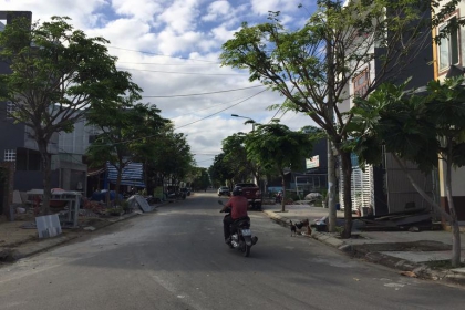 Bán đất đường Tôn Thất Dương Kỵ - Sát ngay chân cầu Nguyễn Tri Phương - hướng Tây Nam Bán đất đường Tôn Thất Dương Kỵ - Sát ngay chân cầu Nguyễn Tri Phương - hướng Tây Nam