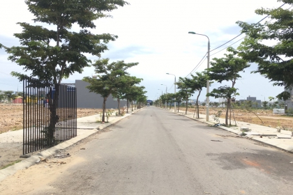 CHÍNH CHỦ GỞI BÁN LÔ ĐẤT ĐƯỜNG 7M5 KHU NAM HÒA XUÂN CHÍNH CHỦ GỞI BÁN LÔ ĐẤT ĐƯỜNG 7M5 KHU NAM HÒA XUÂN