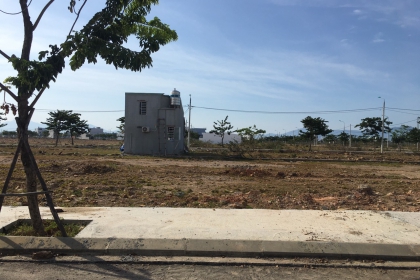 CẦN BÁN LÔ ĐƯỜNG 10M5 KHU NAM HÒA XUÂN LH CHUNG 0934810516. CẦN BÁN LÔ ĐƯỜNG 10M5 KHU NAM HÒA XUÂN LH CHUNG 0934810516.