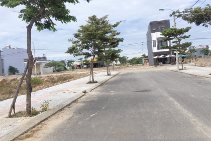 BÁN LÔ ĐÁT ĐƯỜNG 7M5 KHU NAM HÒA XUÂN - HÒA QUÝ - NGŨ HÀNH SƠN - ĐÀ NẴNG . BÁN LÔ ĐÁT ĐƯỜNG 7M5 KHU NAM HÒA XUÂN - HÒA QUÝ - NGŨ HÀNH SƠN - ĐÀ NẴNG .