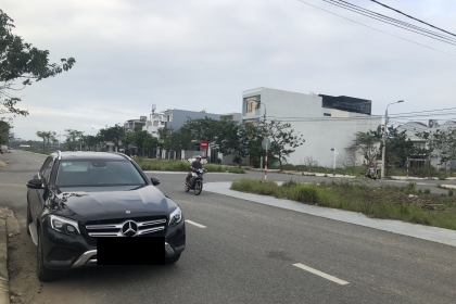 Tôi cần chuyển nhượng lô đất đường Diên Hồng - thuộc khu đô thị sinh thái Hòa Xuân Tôi cần chuyển nhượng lô đất đường Diên Hồng - thuộc khu đô thị sinh thái Hòa Xuân