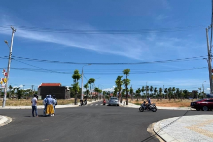 Bán lô đất 2 mặt tiền đường cổ mân mai 3 và cổ mân mai 5, nhà cửa đông, thuận tiện kinh doanh Bán lô đất 2 mặt tiền đường cổ mân mai 3 và cổ mân mai 5, nhà cửa đông, thuận tiện kinh doanh