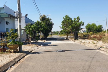 Tôi cần bán đất đường Liêm Lạc 18 Hòa Xuân Cẩm Lệ. Tôi cần bán đất đường Liêm Lạc 18 Hòa Xuân Cẩm Lệ.