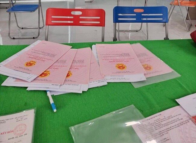 Dân đổ xô tìm mua đất, môi giới không có thời gian nghỉ ngơi