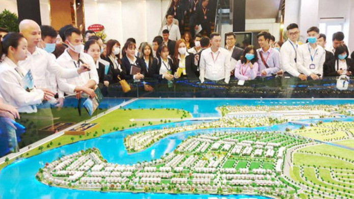 “Siết” hoạt động môi giới bất động sản