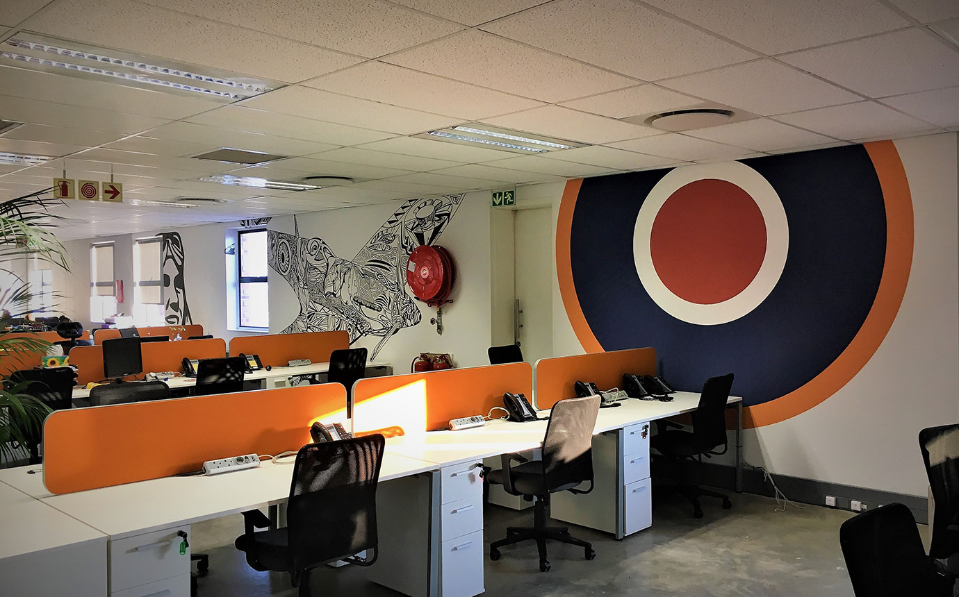 Phòng marketing hợp với những gam màu thuộc Hỏa. trang trí phòng marketing